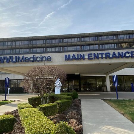 Suburban Studios Triadelphia - Wheeling At The Highlands Exterior photo