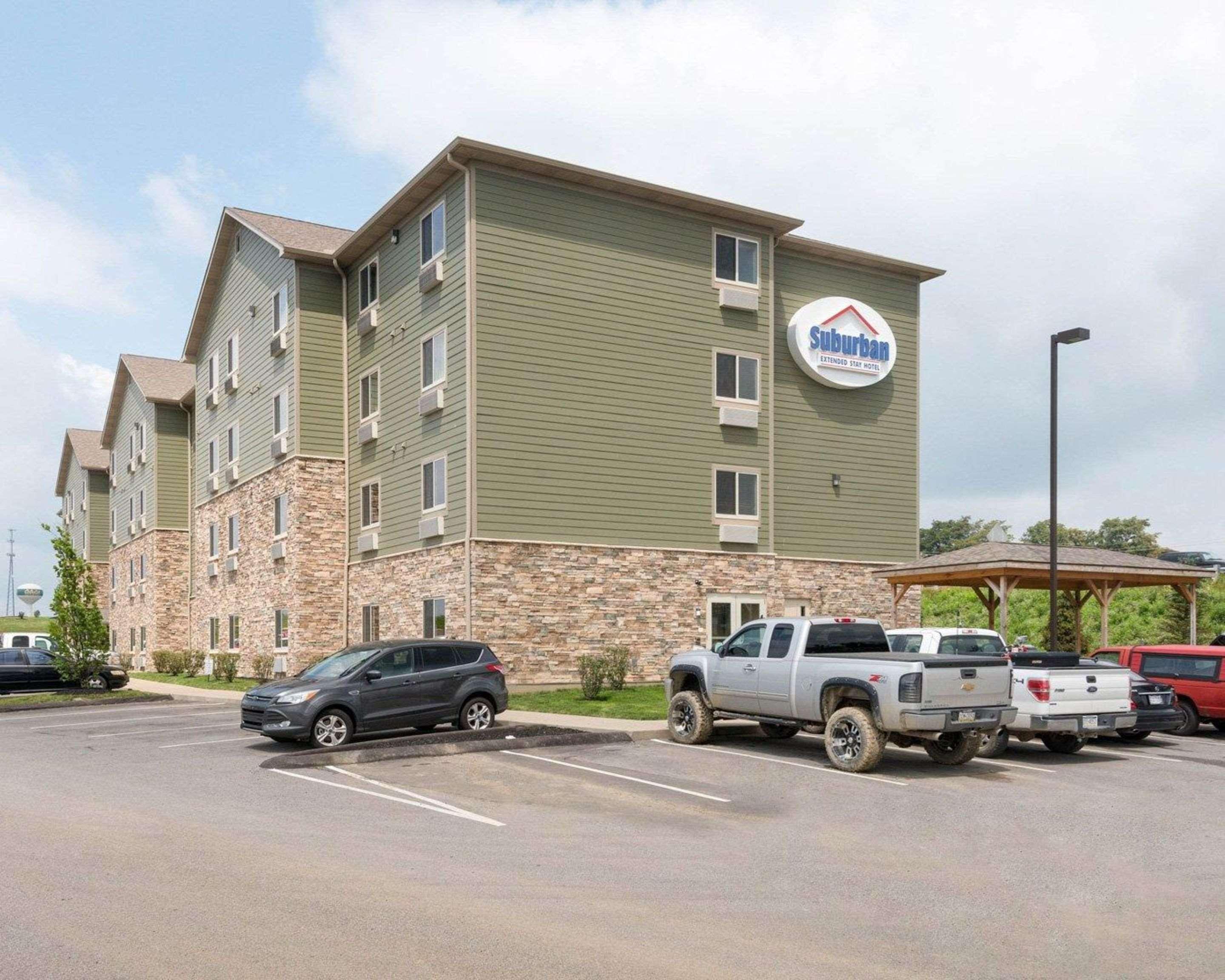 Suburban Studios Triadelphia - Wheeling At The Highlands Exterior photo